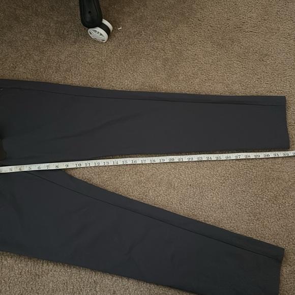 Vuori cascade tech Chino Pant color charcoal - Picture 8 of 9